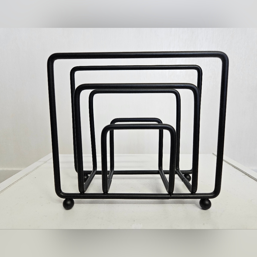 NWOT Napkin / mail holder black metal